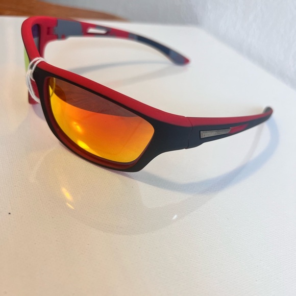 Polaroids UV sunglasses - Picture 2 of 3